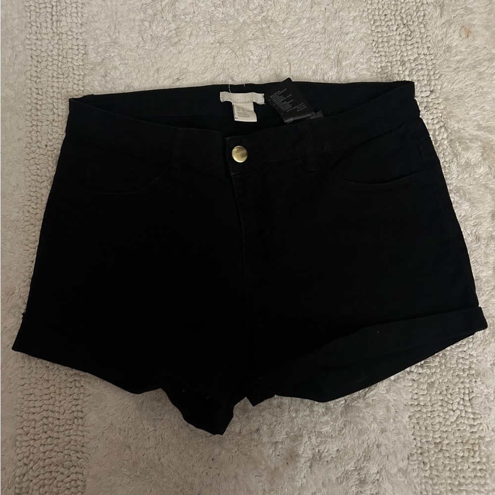 (H&M) Women’s Black Shorts